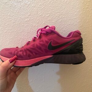 Nike Women's Vibrant Pink Athletic Shoes